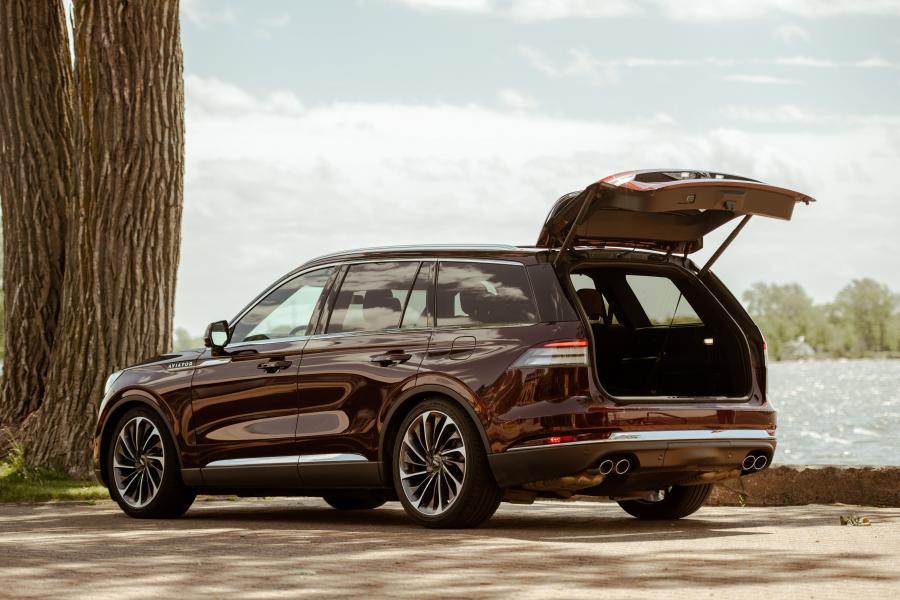  Lincoln Aviator Reserve 2019 года  (NA) (фото 4 из 20)